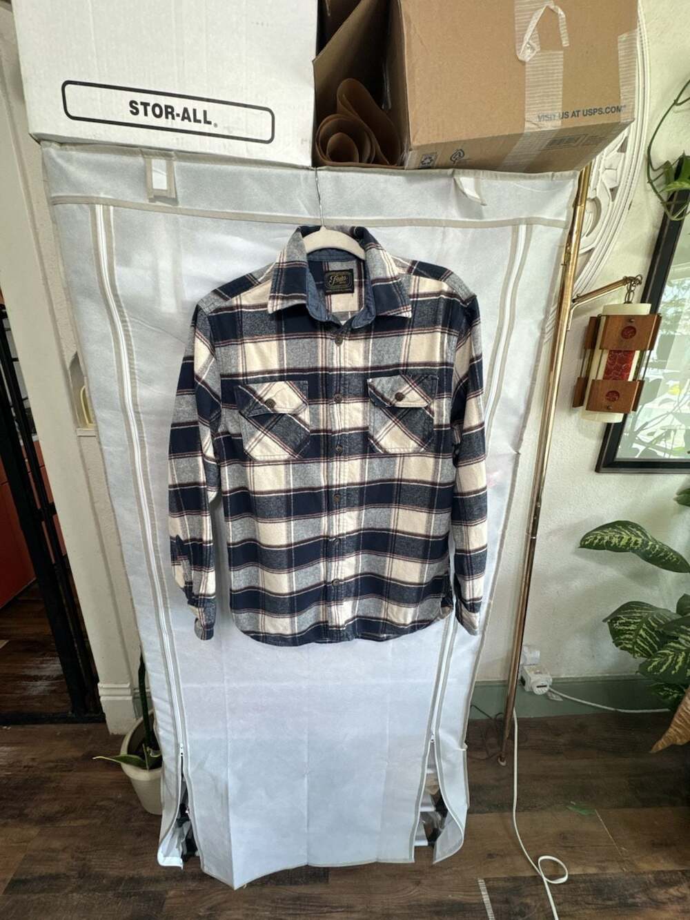 Size Small Jachs NY Men's Heritage Flannel Plaid Long Sleeve Button-Up Shirt
